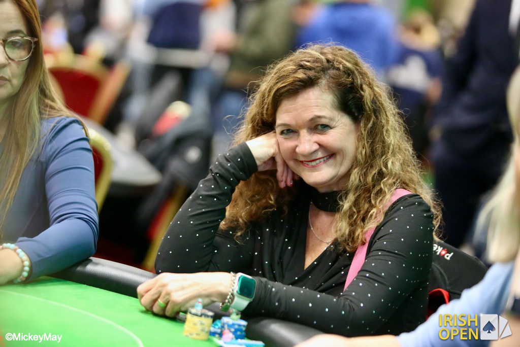 Friday’s tournaments and Craic Den action (karaoke!)