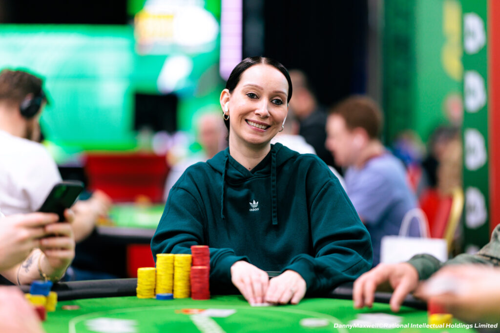 Main Event cruises on with 2,241 entries so far